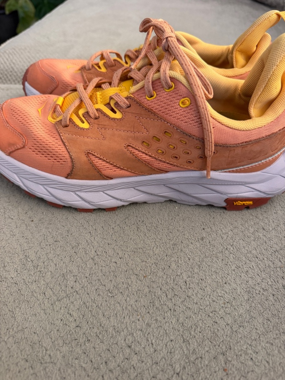 Hoka Women's Anacapa breeze Running Shoes